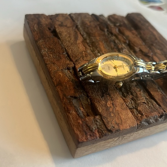 Armitron Now Link Silver/Gold Tone Oval Dainty Feminine Watch Stainless Steel - Picture 7 of 12